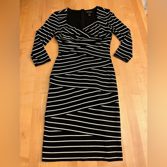 White House Black Market Slimming Striped Bandage Dress Black & White Size 2 - Picture 9 of 13